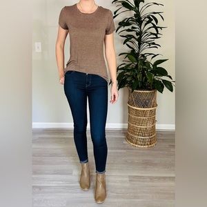 Short sleeve brown t-shirt